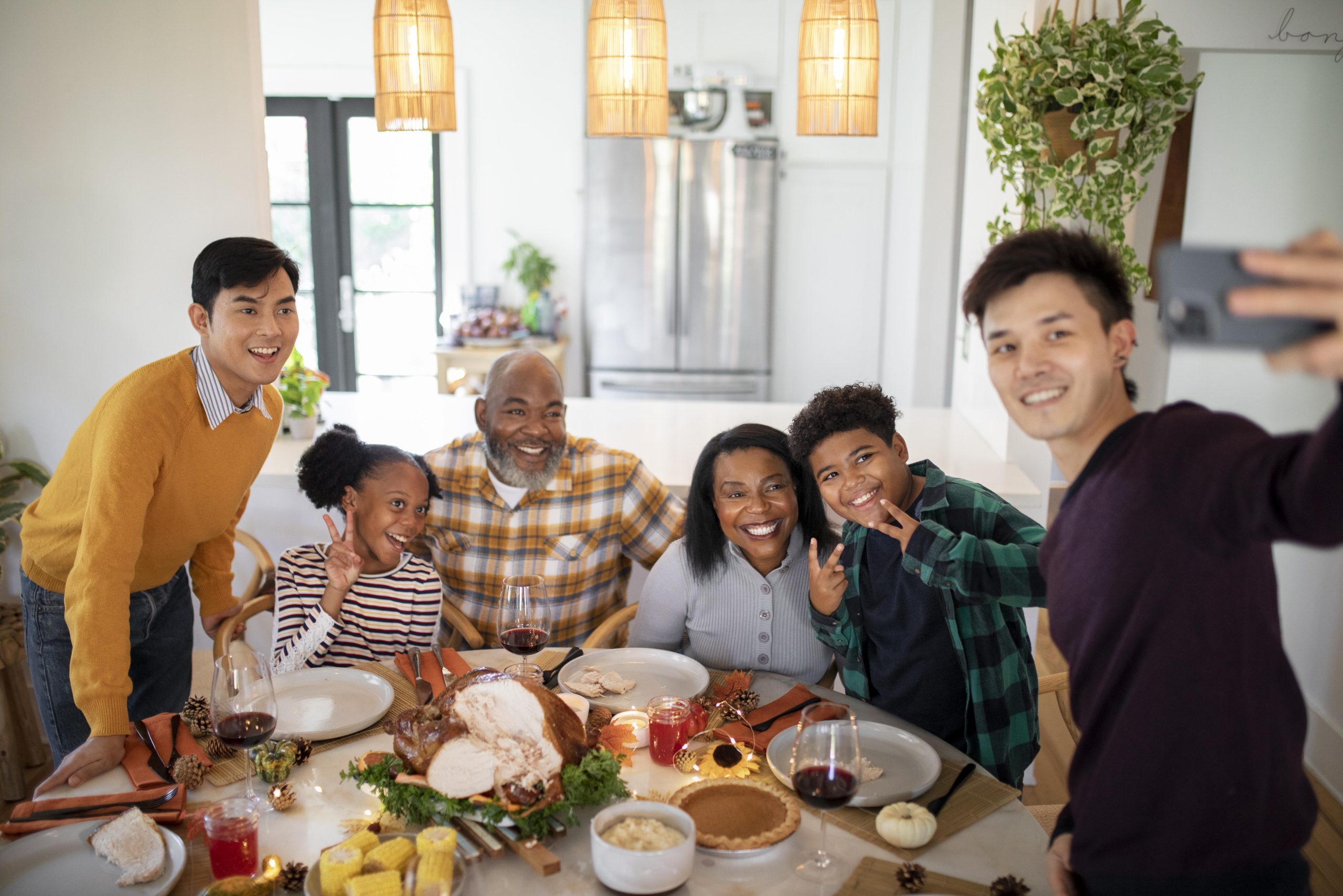 thanksgiving family selfie